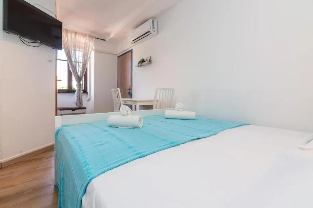 Rooms & Studio Apartments By The Way Baska  0*, Baska (Krk) Croatia