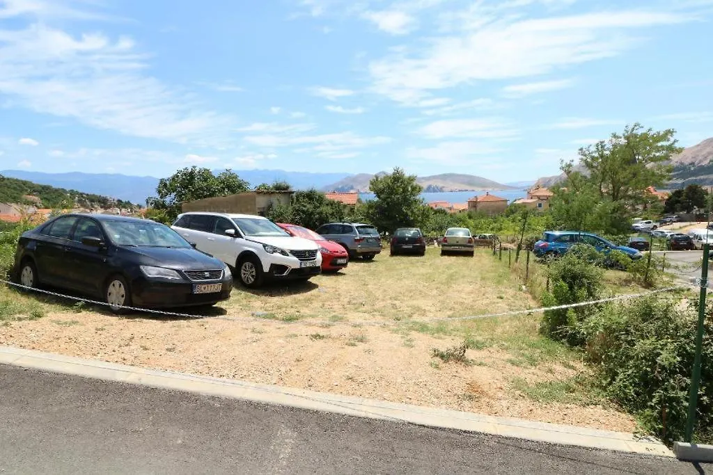 Rooms & Studio Apartments By The Way Baska
