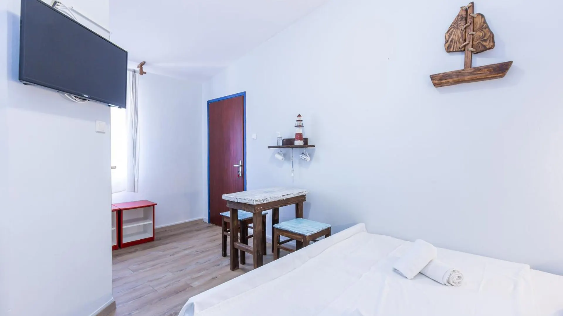 Rooms & Studio Apartments By The Way Baska  0*, Baska (Krk)