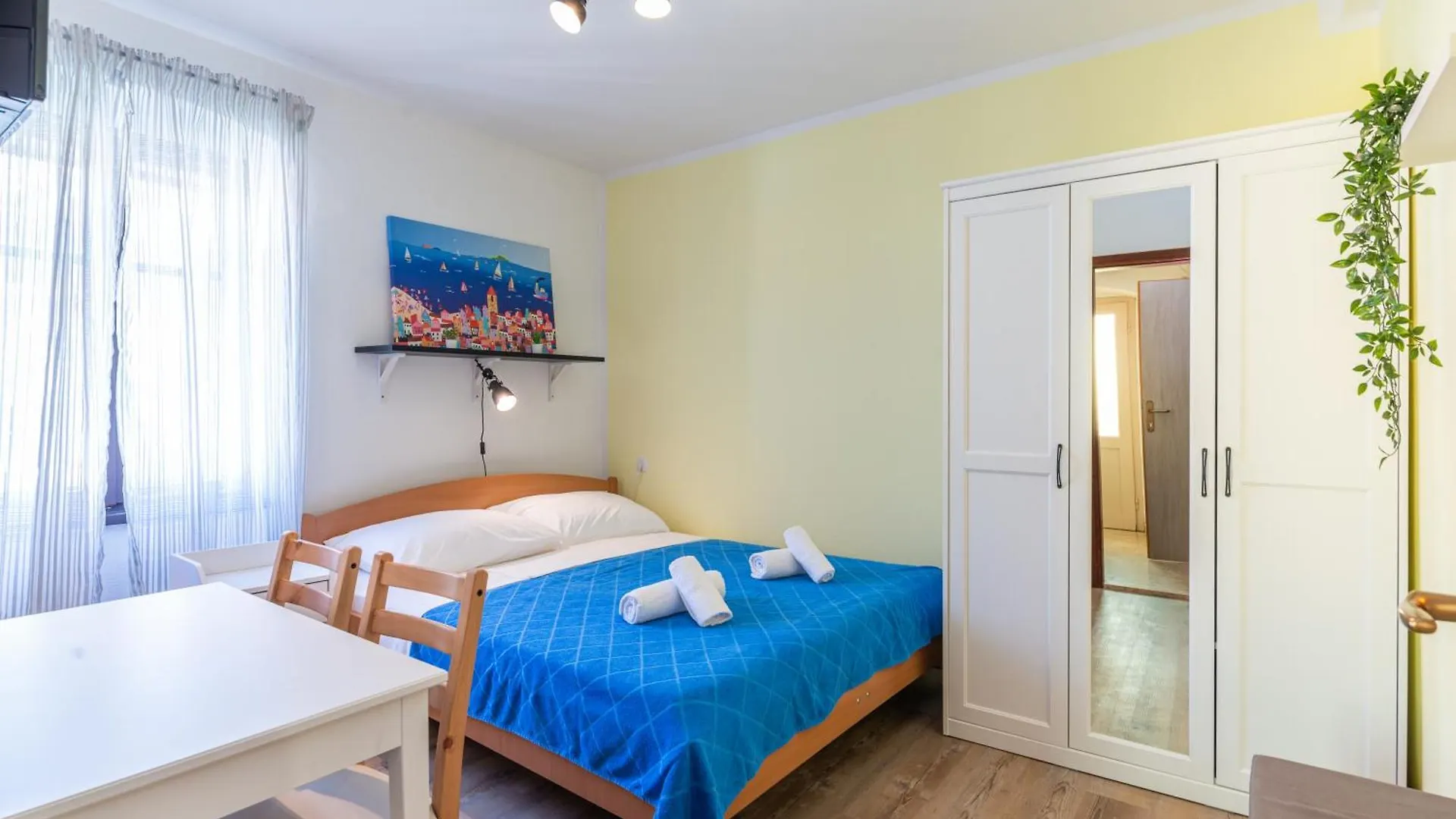 Rooms & Studio Apartments By The Way Baska