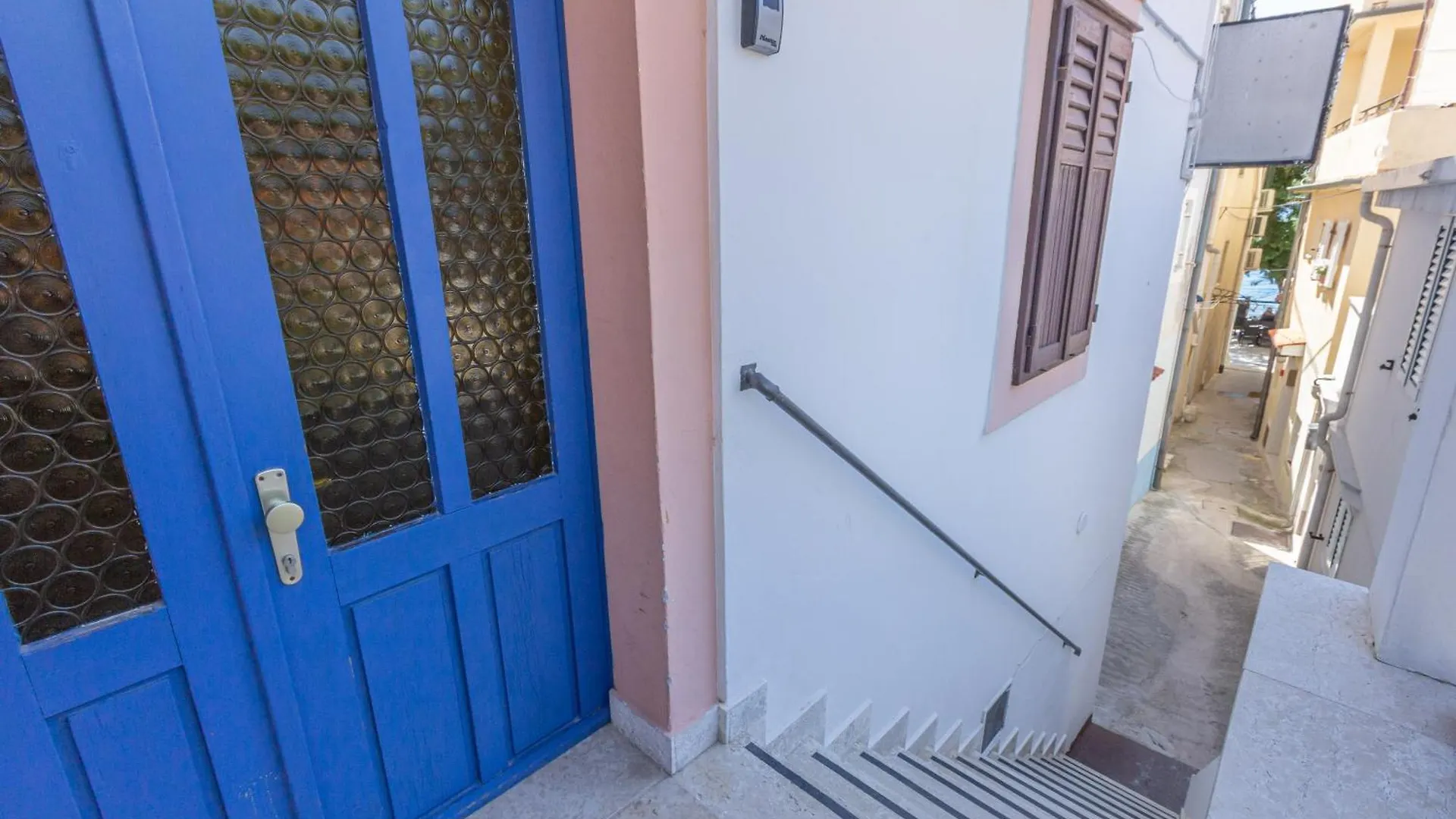 Rooms & Studio Apartments By The Way Baska